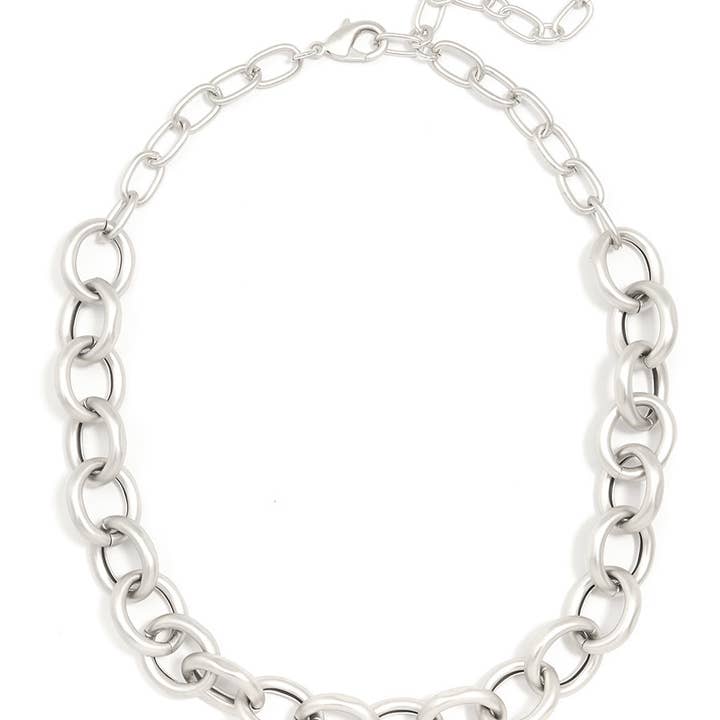 Zenzii Classic Matte Oval Links Collar Necklace in Matte Silver
