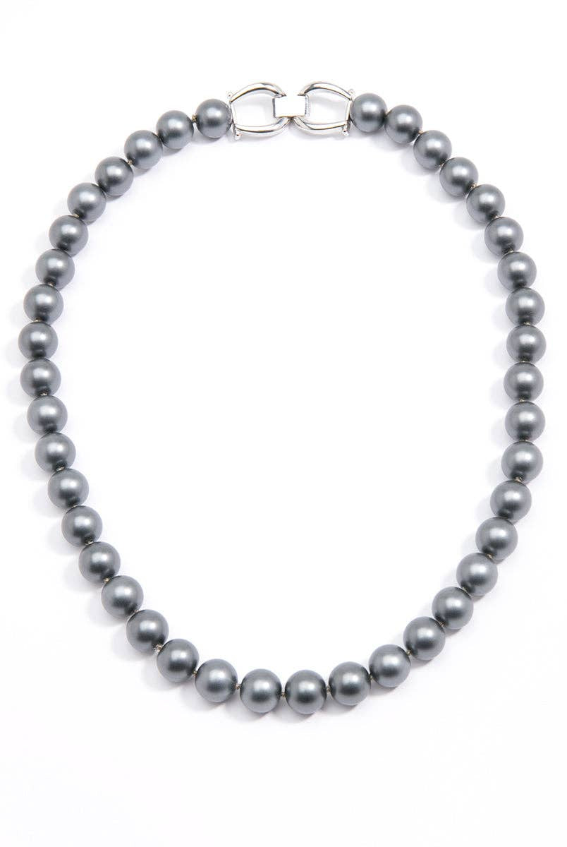 Zenzii Classic Pearl Strand Necklace in Gray