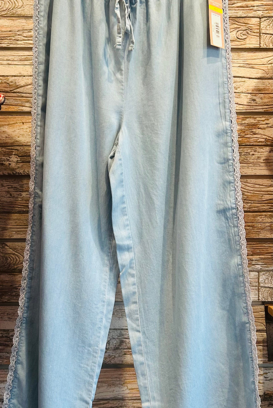 Laced-Edged Tie-Waist Ankle Pants in Light Wash Blue