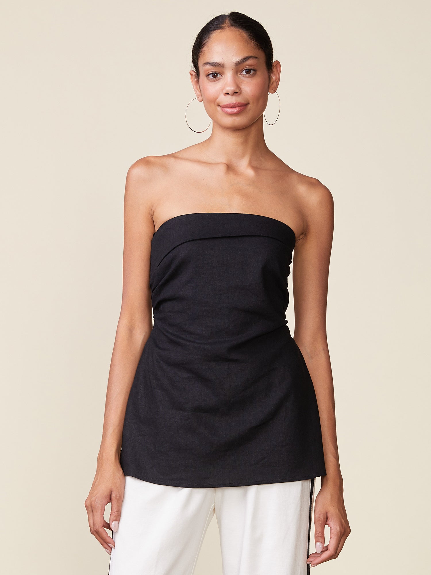 Solid Linen-Blend Strapless Top in Black