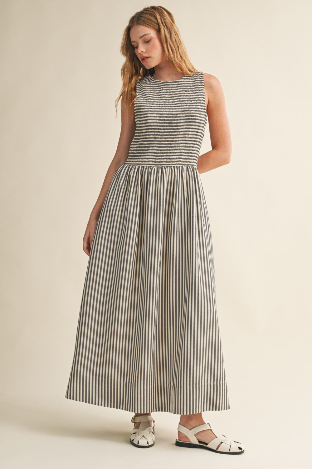 Sleeveless striped maxi dress