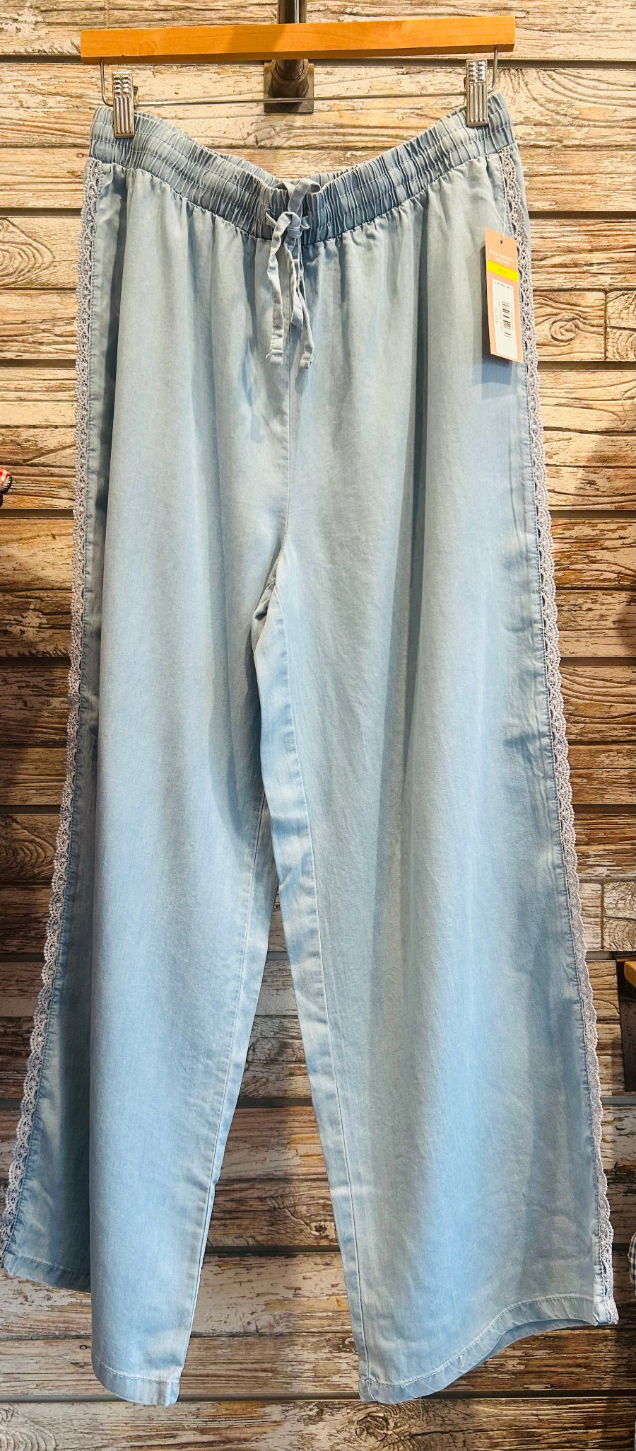 Laced-Edged Tie-Waist Ankle Pants in Light Wash Blue