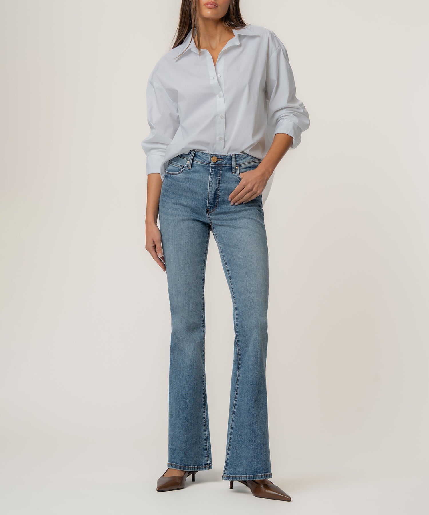 KUT from the Kloth Ana High Rise Fab Ab Flare in Obtain Wash