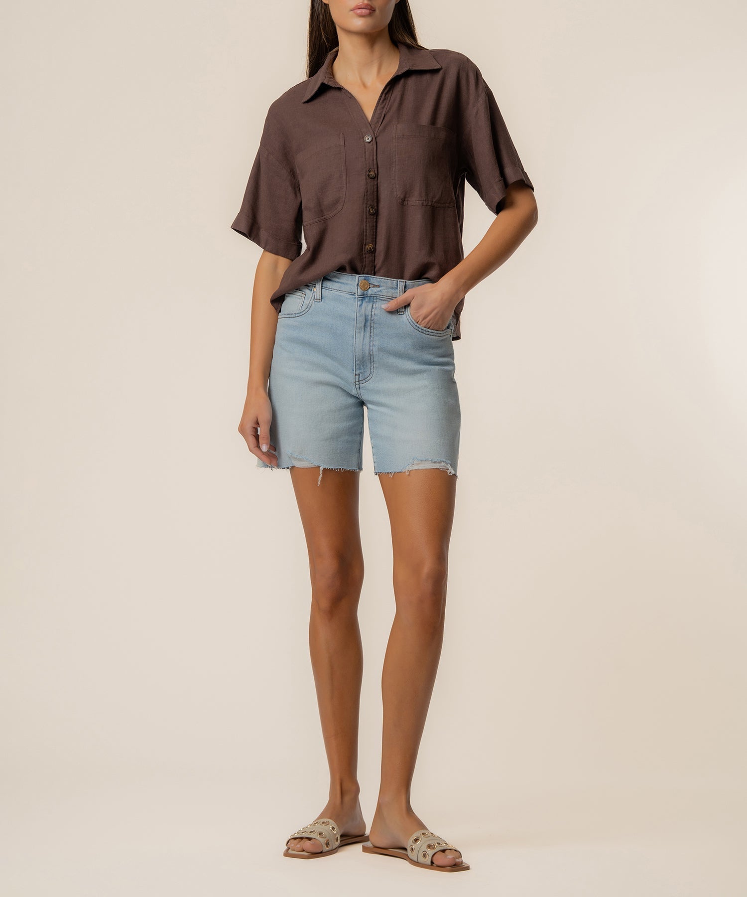 Kut from the Kloth brown short sleeve button down collared linen top