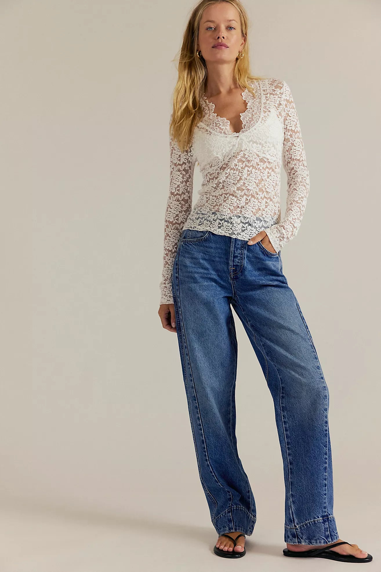 Slim Curve medium wash denim jean