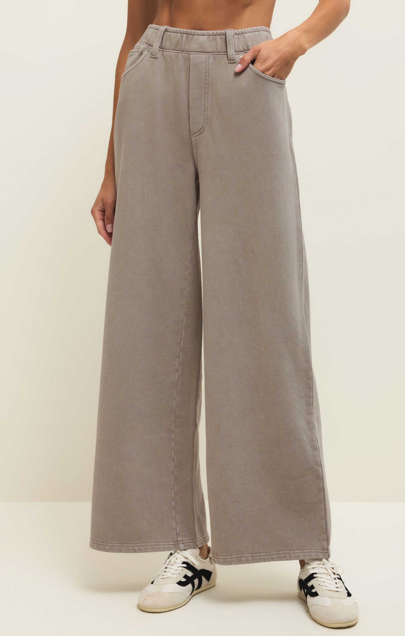 Light grey beige wide leg bottoms belt loops