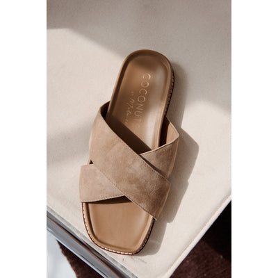 Hannah Slide Sandal in Tan